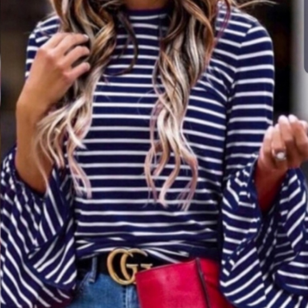 Stripe bell sleeve